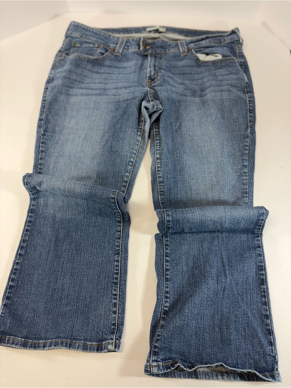 Levi’s 542 Flare Jeans Womens 24W Medium Blue Wash Distressed Cuffs Y2K Vintage